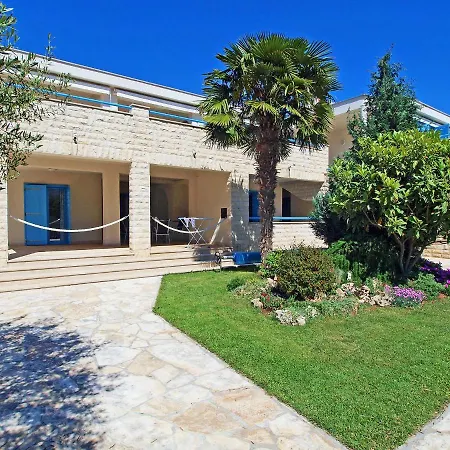Pina.7 Apartament *